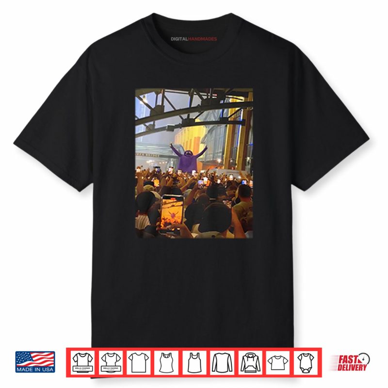 Grimace Monster Chugs Beer In Front Of Huge New York Mets Crowd During Rain Delay Shirt