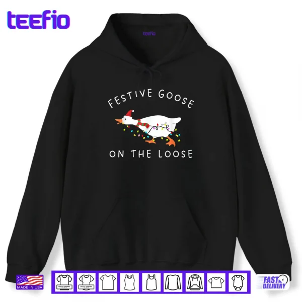 Hoodie Festive Goose on The Loose Christmas Retro Shirt
