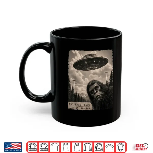 Mug Funny Bigfoot Graphic Tee Alien UFO Vintage Evidence Photo Shirt