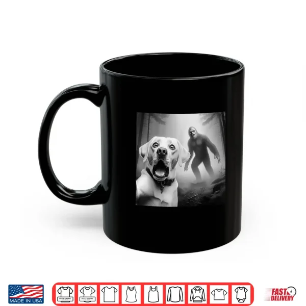 Mug Funny Labrador retriever Selfie with bigfoot sasquatch Shirt