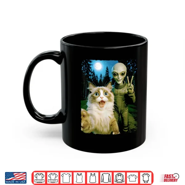 Mug Funny Surprised Ragdoll Cat Selfie with Alien Peace Sign Art Shirt