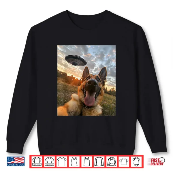Sweatshirt German Shepherd Dog Selfie With UFOs Aliens Graphic Shirt