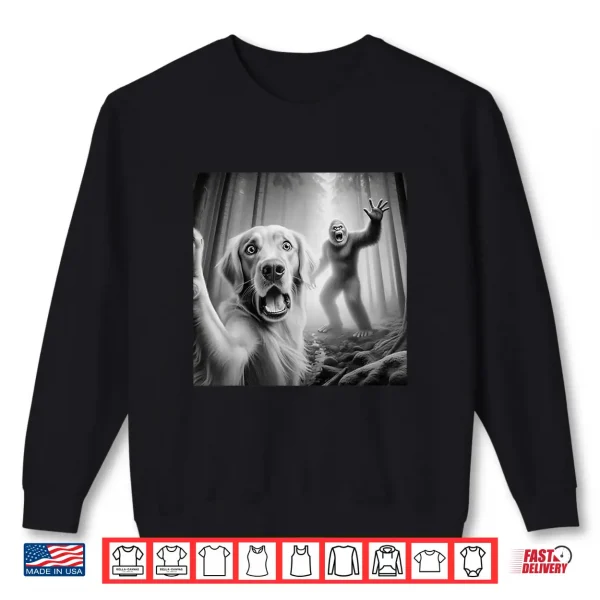 Sweatshirt Golden Retriever Selfie With Bigfoot Sasquatch Shirt